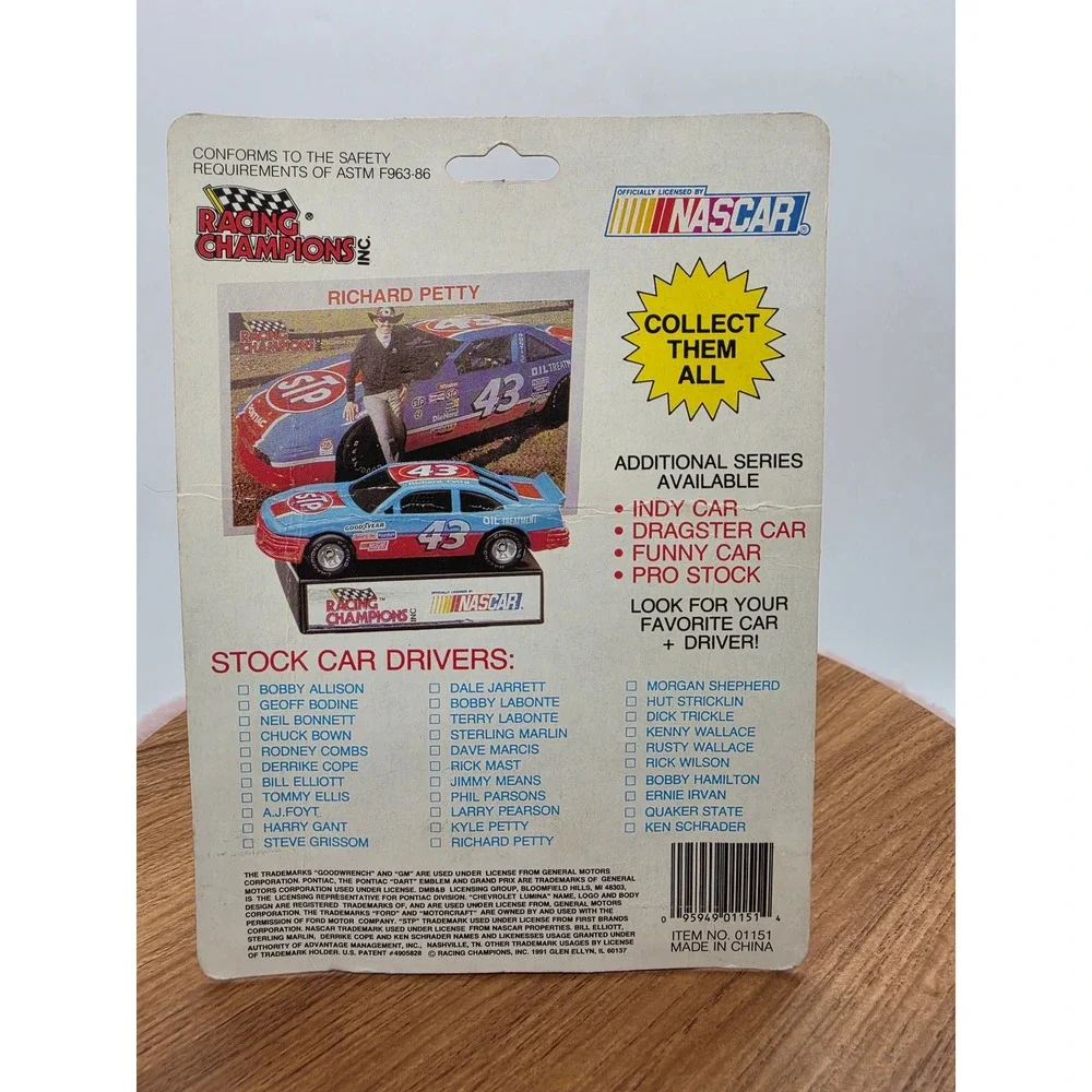 Racing Champions 1991 NASCAR Richard Petty 43 STP Pontiac Die Cast Stock Car New